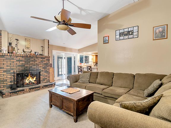 3rd image of 2031 W Meadow Dr