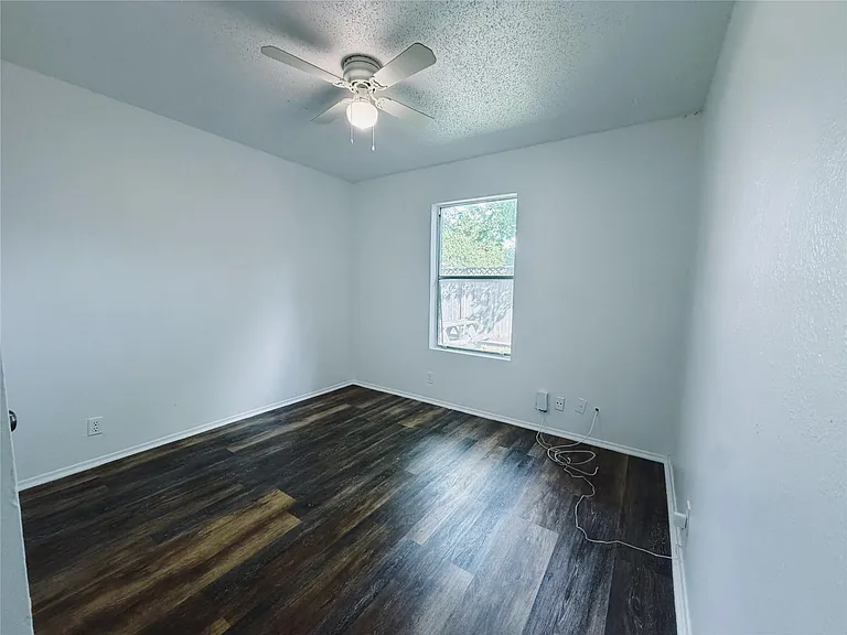 9906 Hundred Oaks Cir #B — Photo 19