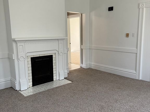 5th image of 418 W 3rd St Unit 1