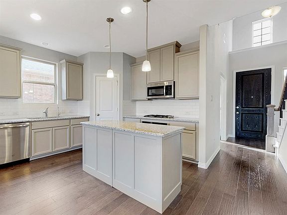 2nd image of 1028 Bluebird Way