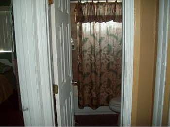 5th image of 390 NE 30th Ct