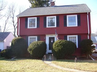 1598 Plumtree Rd, Springfield, MA 01119