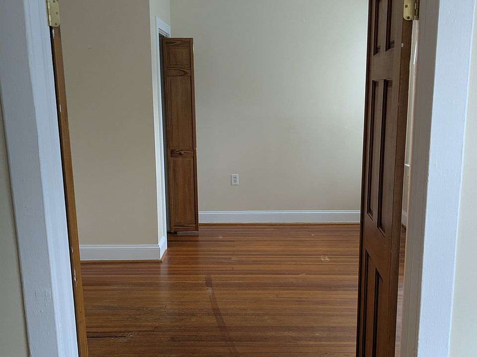 Double Doors connecting bedrooms
