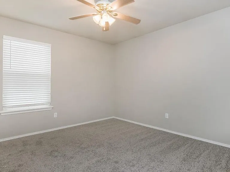 8 Windy Meadow Ln — Photo 11