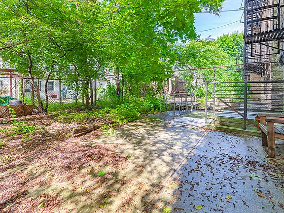 5th image of 385 Chauncey St #1F