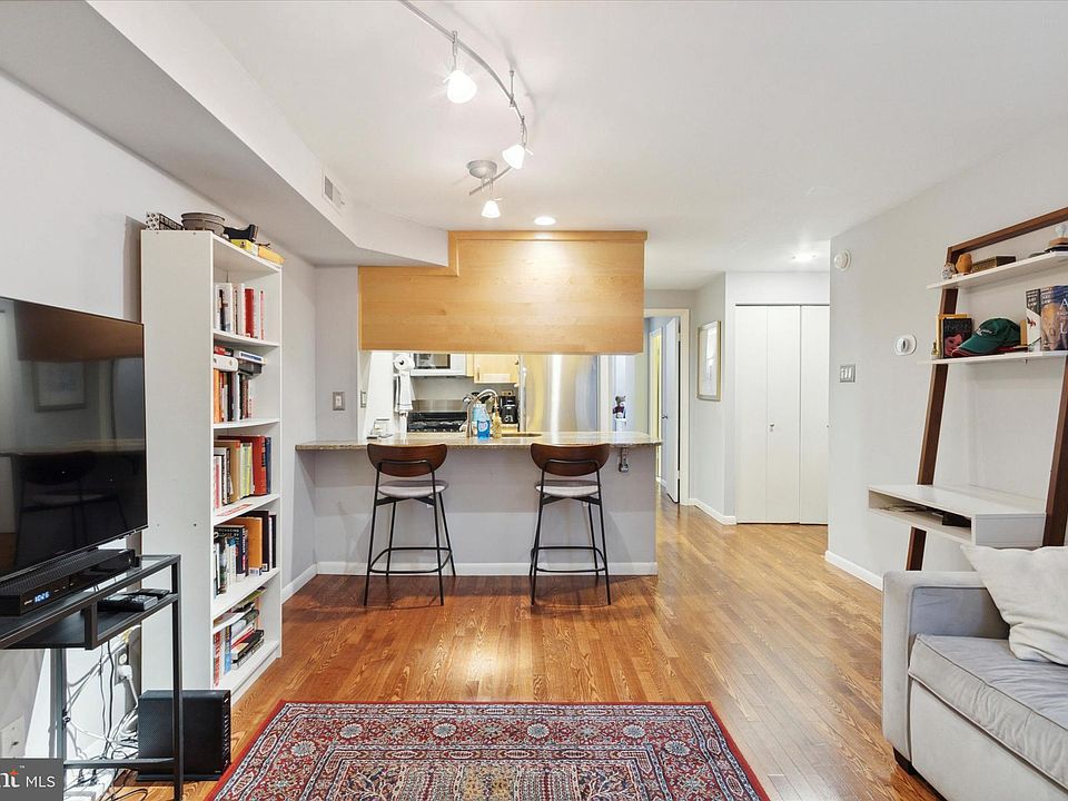 1st image of 1137 Pine St APT 107