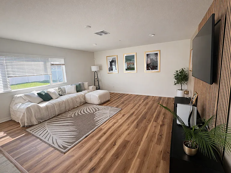 5161 Rowel St — Photo 2