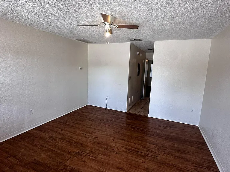 995 N Berkley Rd #6 — Photo 6