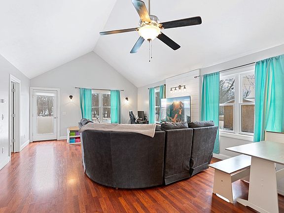5th image of 2515 Oriole Ln
