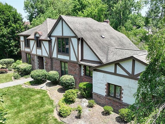 3rd image of 239 Wood Acres Dr