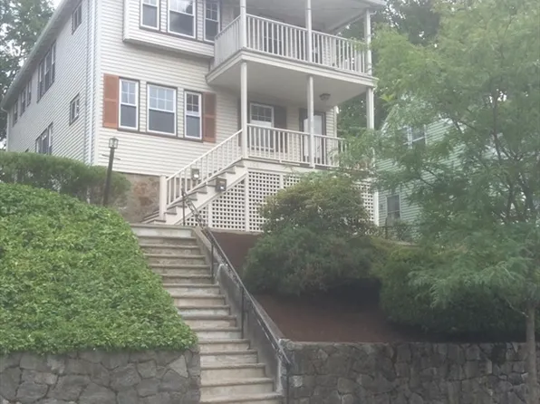 106 Bennett St #2, Boston, MA 02135