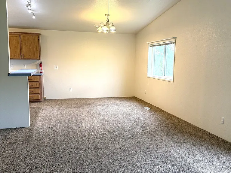 675 Auction Rd — Photo 12