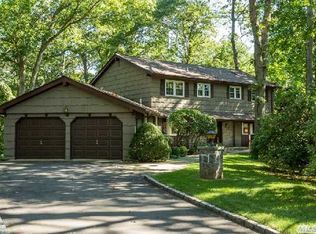 34 Ryder Ave, Dix Hills, NY 11746