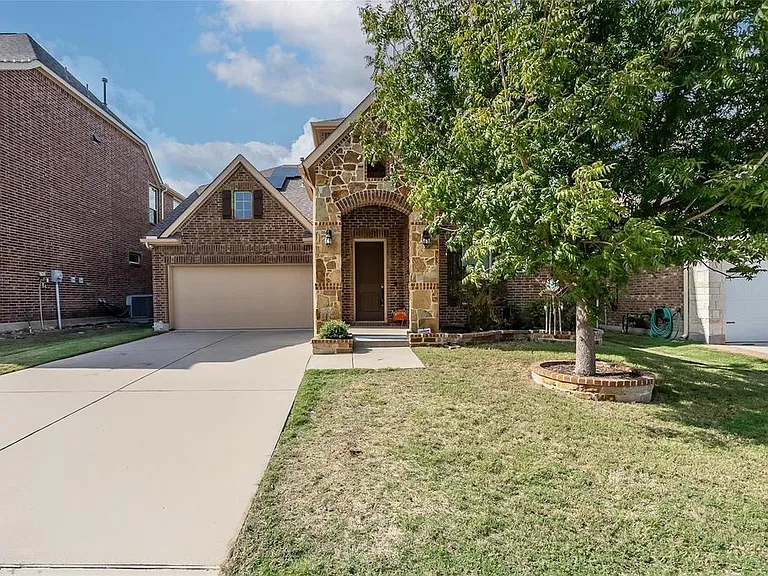 604 Darby Ln — Photo 26