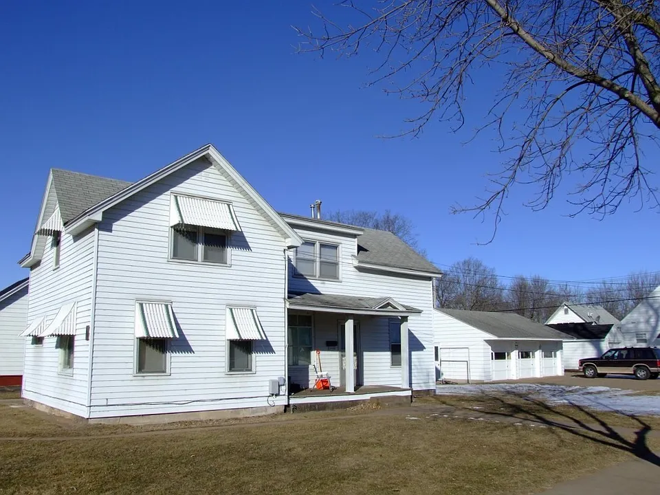 704 Chippewa St #704
