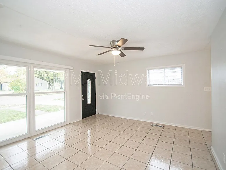 4610 Karen Dr — Photo 8