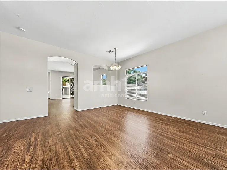 9435 W Pierson St — Photo 7