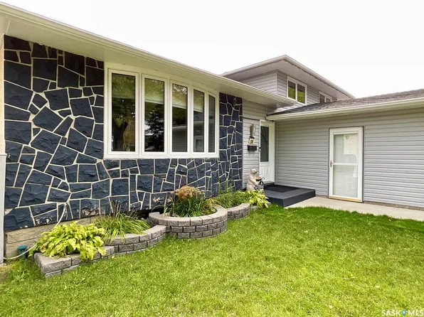 255 Litzenberger Crescent, Regina, SK S4R 7A2