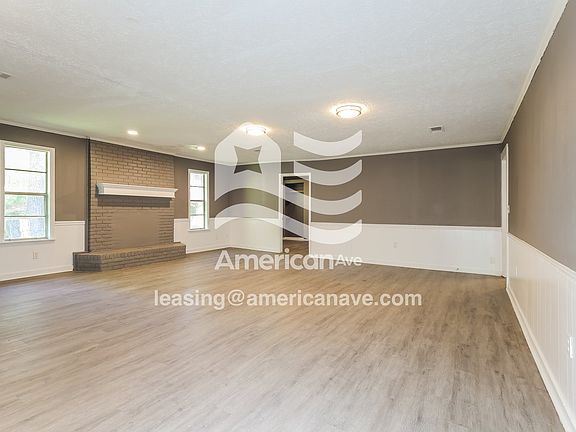 1876181_002_living_room_13667231.jpg