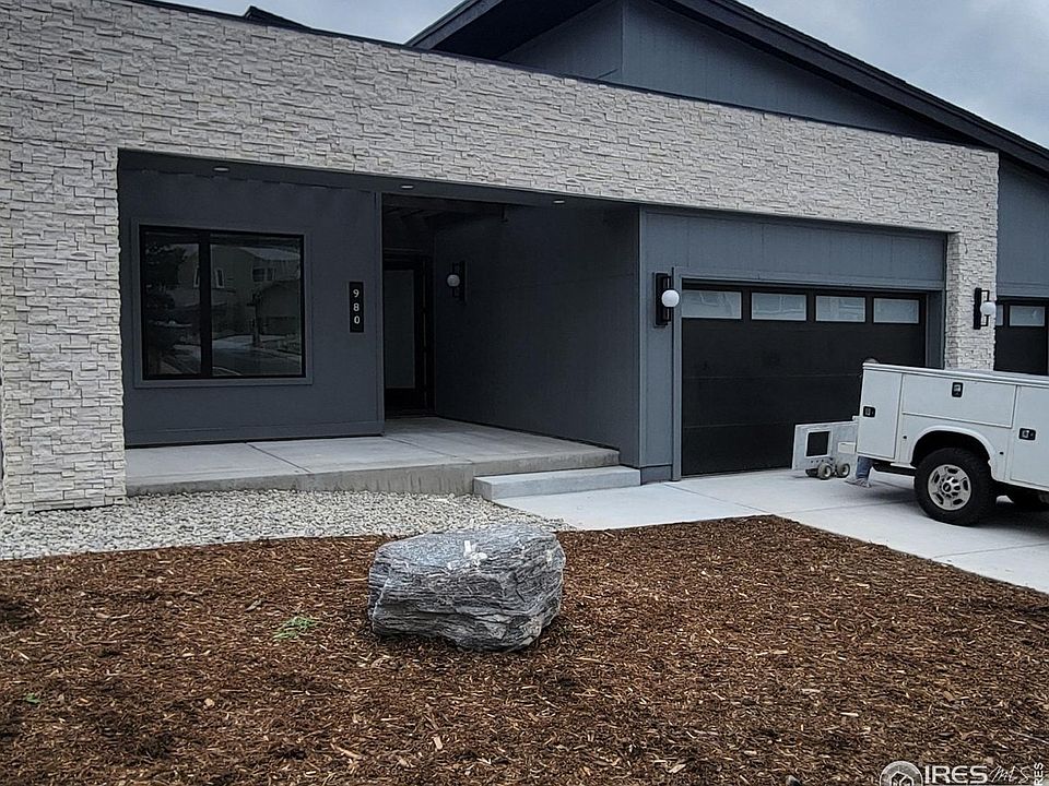 1st image of 980 Arapahoe Cir