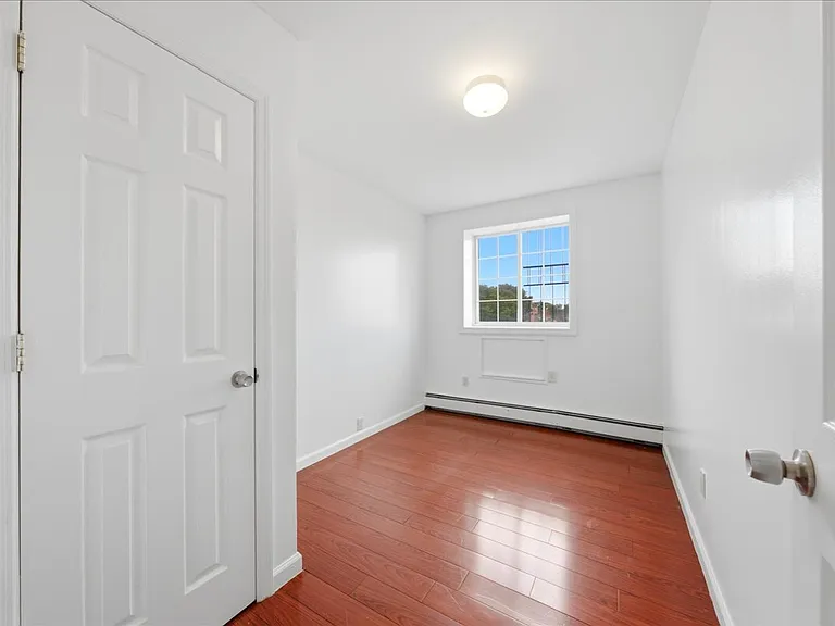 1114 E 211th St #2 — Photo 15