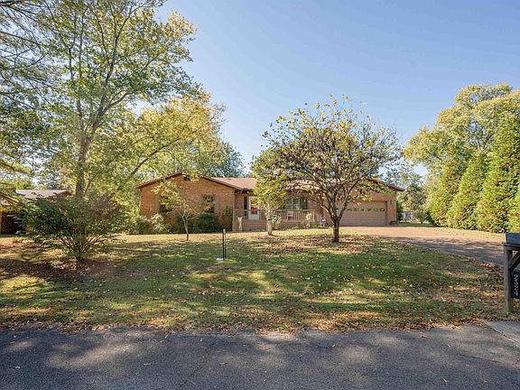 4th image of 2324 Crestview Dr