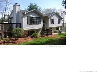 112 Fernwood Rd, Hamden, CT 06517