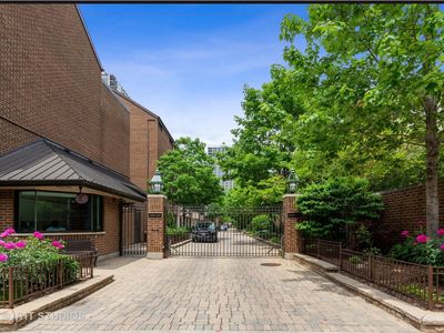 1308 N Sutton Pl, Chicago, IL, 60610
