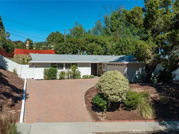 20411 Hatteras St, Woodland Hills, CA 91367