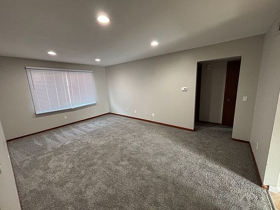 2nd image of 8865-8871 Holmes Ave #4