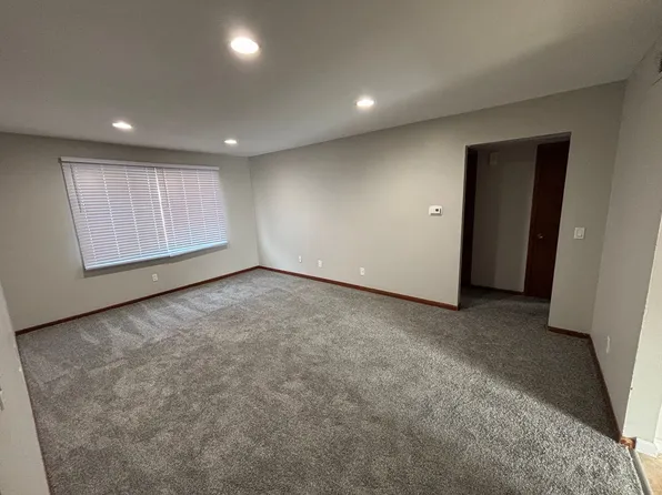 8865-8871 Holmes Street, 8865-8871 Holmes Ave #4, Omaha, NE 68127