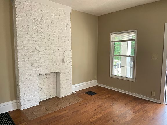 3rd image of 2414 Indianola Ave