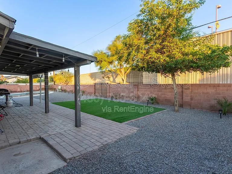 319 E Riviera Dr — Photo 28