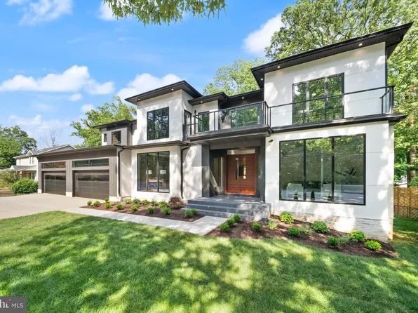 2537 Gallows Rd, Dunn Loring, VA 22027