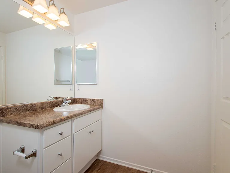 Avila Apartment Homes — Photo 61
