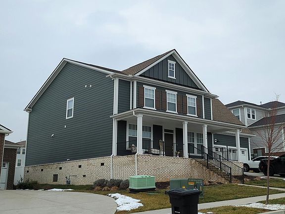 3rd image of 2010 Hollyhock Dr