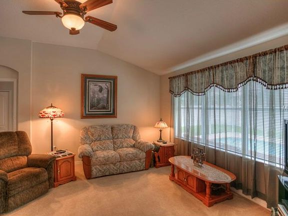 4th image of 9725 Jasmine Brook Cir