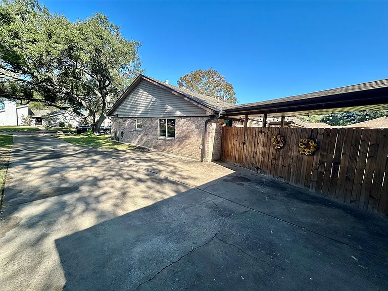 3319 Meadowcreek Dr — Photo 22