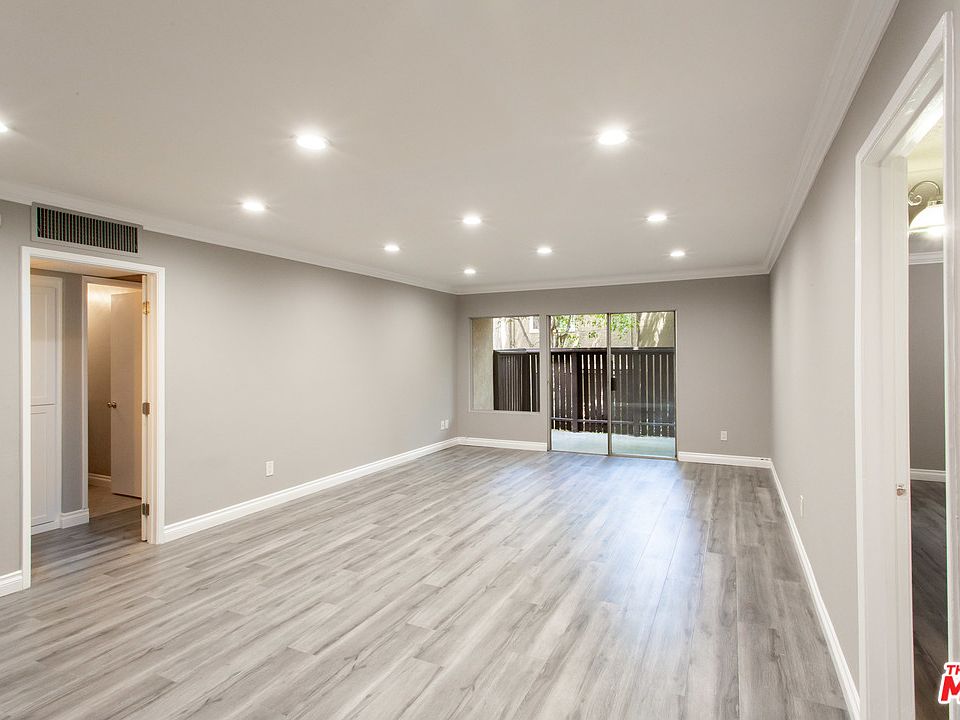 1st image of 18350 Hatteras St APT 146