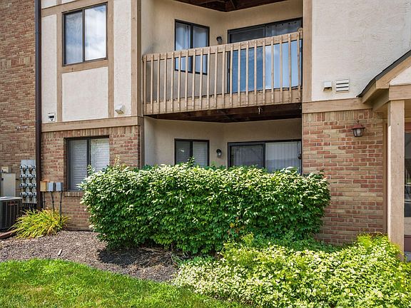 2nd image of 2196 Hedgerow Rd #2196C