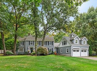 30 Underhill Rd, Lynnfield, MA 01940