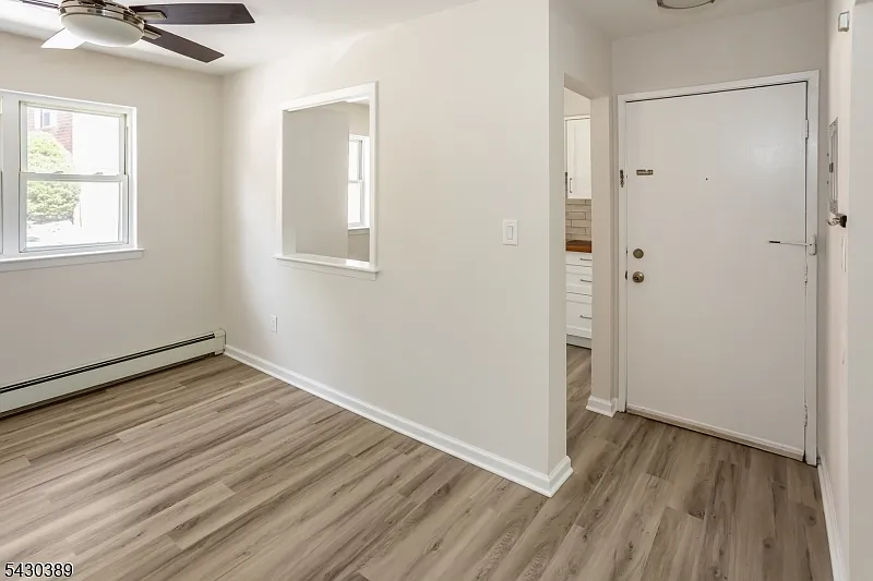 1 bed, 1.0 bath, 800 sqft, $1,875 — Photo 3