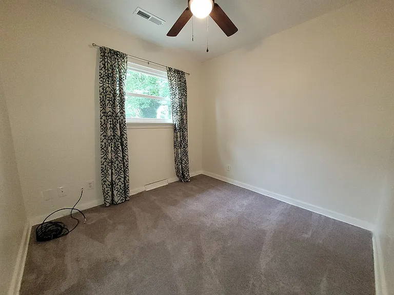 1012 Oaklawn Ave — Photo 10