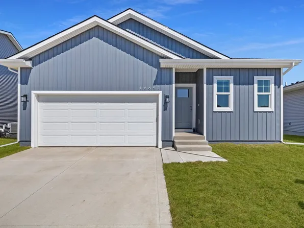 16651 Mill Pond Dr, Urbandale, IA 50323