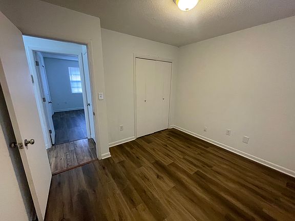 5th image of 977 Arden St