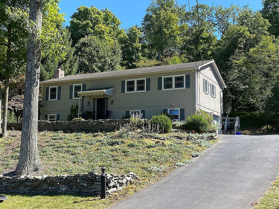 1st image of 9 Gregory Dr