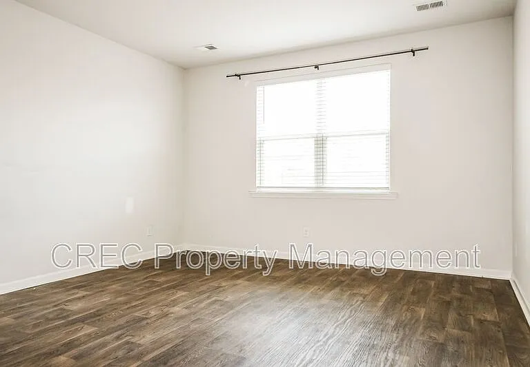 928 Woodside Creek Ln — Photo 8