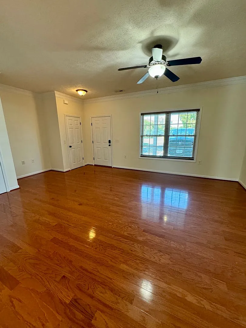 End Unit Townhome - 3 Bedroom, 2.5 Bath — Photo 4