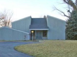 4340 Riverside Dr, Columbus, IN 47203