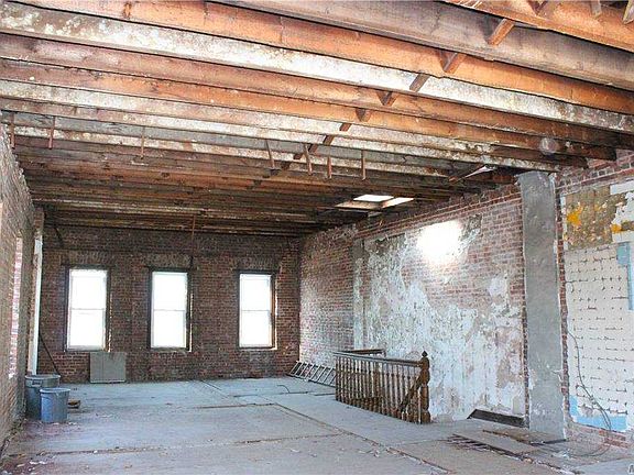 4th image of 57-13 58th St